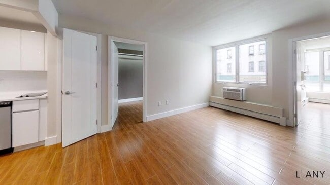 Building Photo - 2 bedroom in BRONX NY 10458