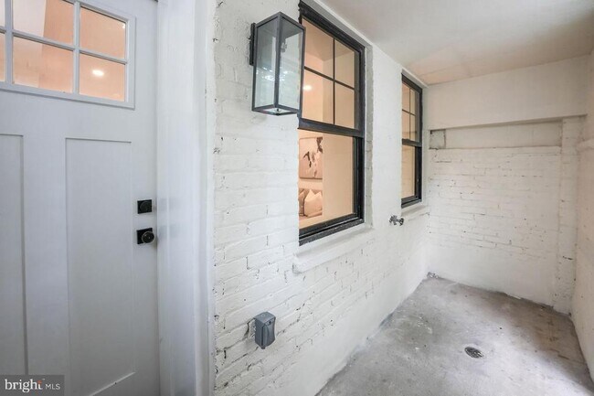 Foto del edificio - 812 6th St NE