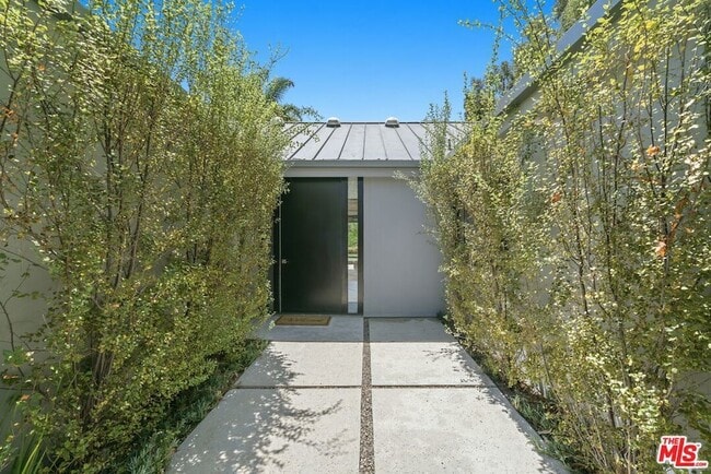 Foto del edificio - 28036 Sea Ln Dr