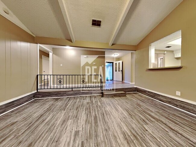 Foto del edificio - $2000! Large 4 Bed 2 Bath in ARLINGTON! COMING SOON will not stay long!