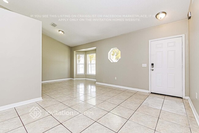 Building Photo - 1160 St Tropez Ct