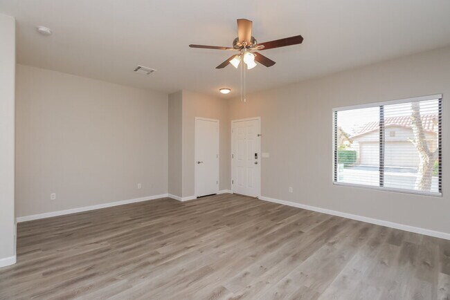 Foto del edificio - 2593 S Powell Rd