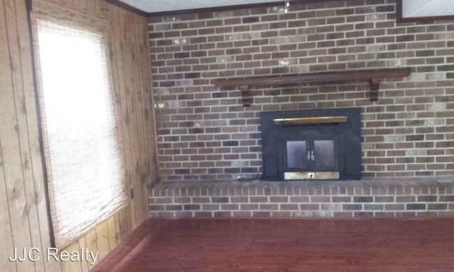 Building Photo - 3 br, 1.5 bath House - 1106 Briarcliffe Drive