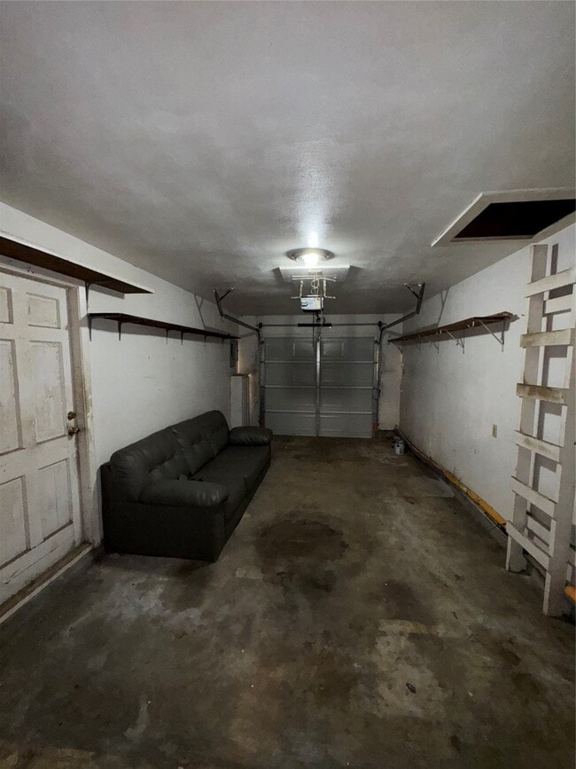 Building Photo - 5717 Woodrow St