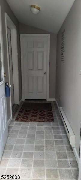Primary Photo - 7 E Stuart St