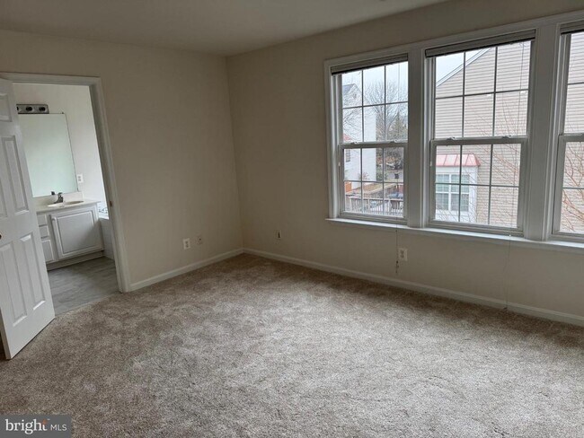 Foto del edificio - 43798 Virginia Manor Terrace