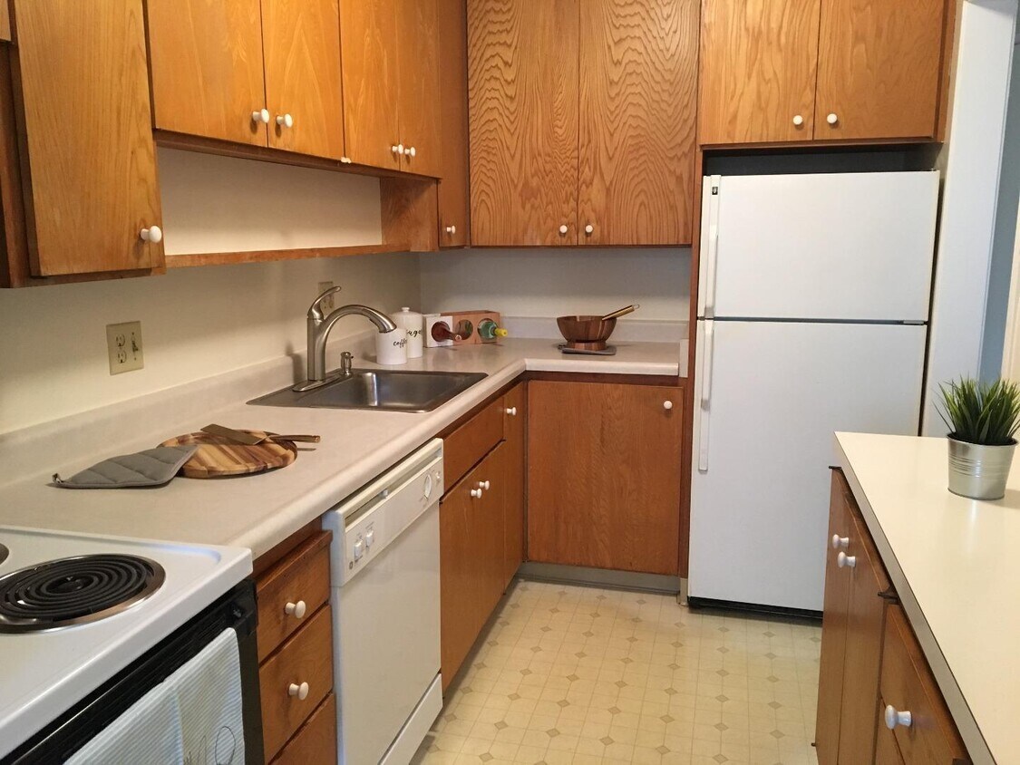 Primary Photo - 817 N Humboldt St