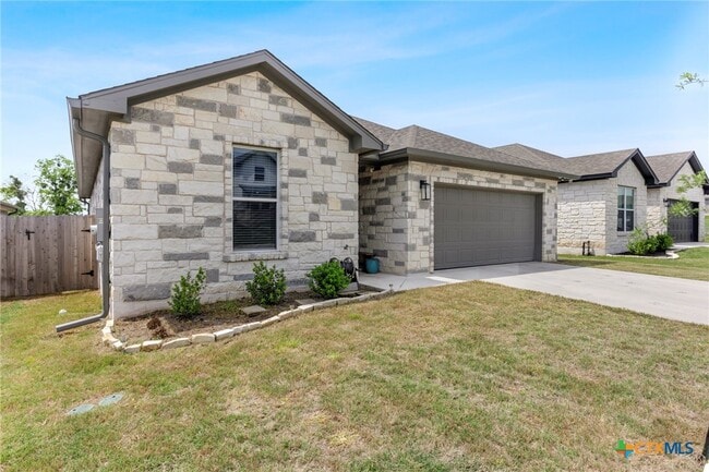 Building Photo - 2124 Blackhawk Lp