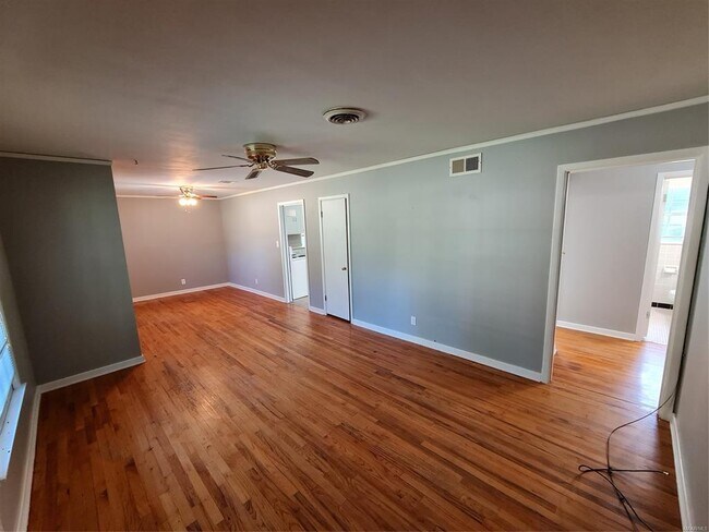 Foto del edificio - 959 Green Ridge Ct