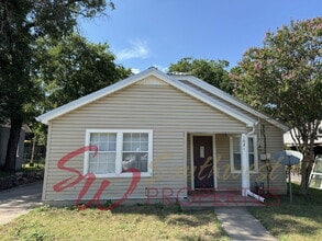 Building Photo - 1021 Green St