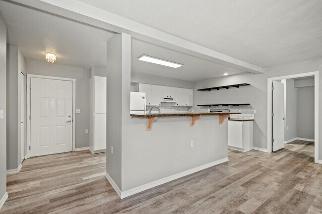 Building Photo - 22855 E Country Vista Dr