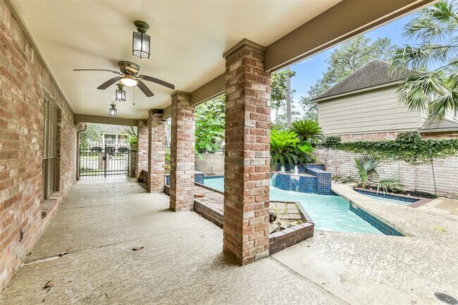 Building Photo - 16019 Stratton Park Dr