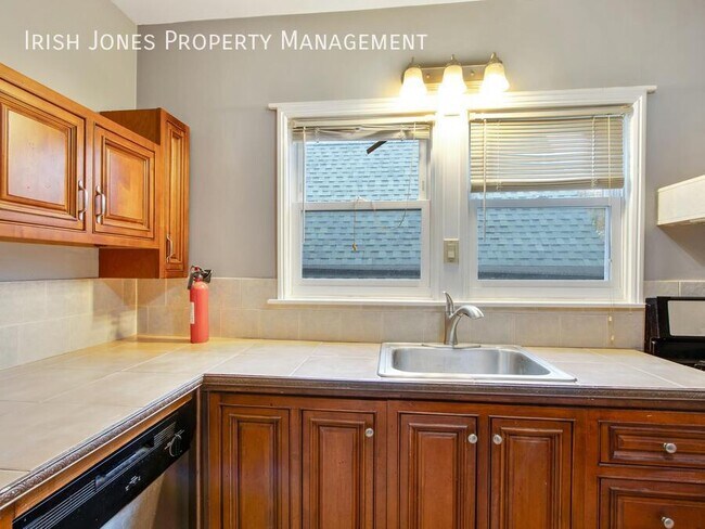 Foto del edificio - 54 Anderson Pl