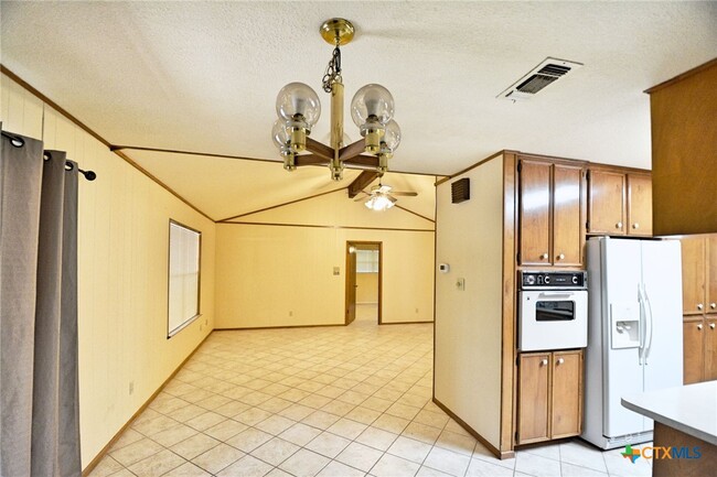 Building Photo - 788 Mary Preiss Dr