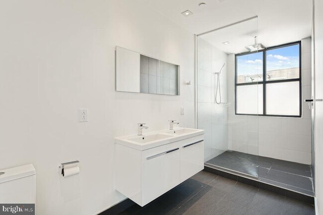 Foto del edificio - 240 N 2nd St