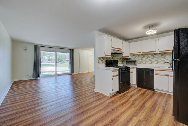 Building Photo - 1320 Wakeby Ln