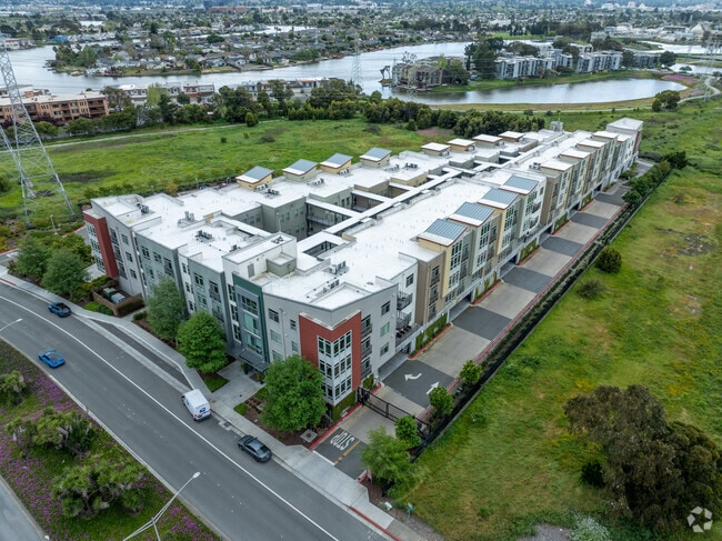 Building Photo - Tidelands