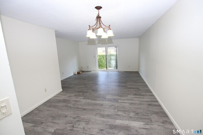 Building Photo - 79 Webster Ct