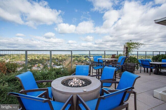 Foto del edificio - 851 N Glebe Rd