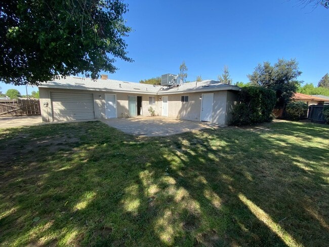 Building Photo - APPLY FOR THIS BEAUTIFUL HOME TODAY!