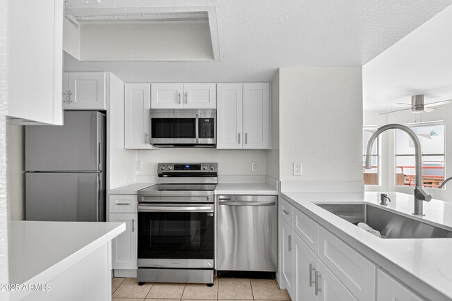 Foto del edificio - 4850 E Desert Cove Ave