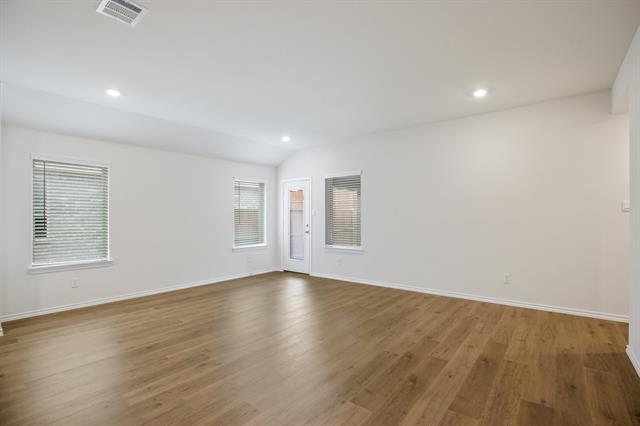 Foto del edificio - 4001 River Rock Ave