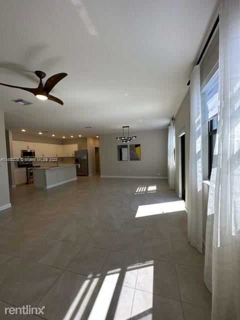 Foto del edificio - 5 br, 3 bath House - 11866 SW 244th St