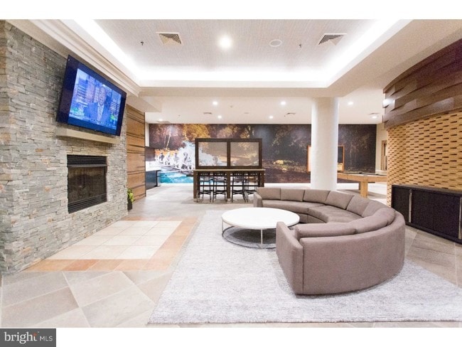 Building Photo - 9 N 9th St