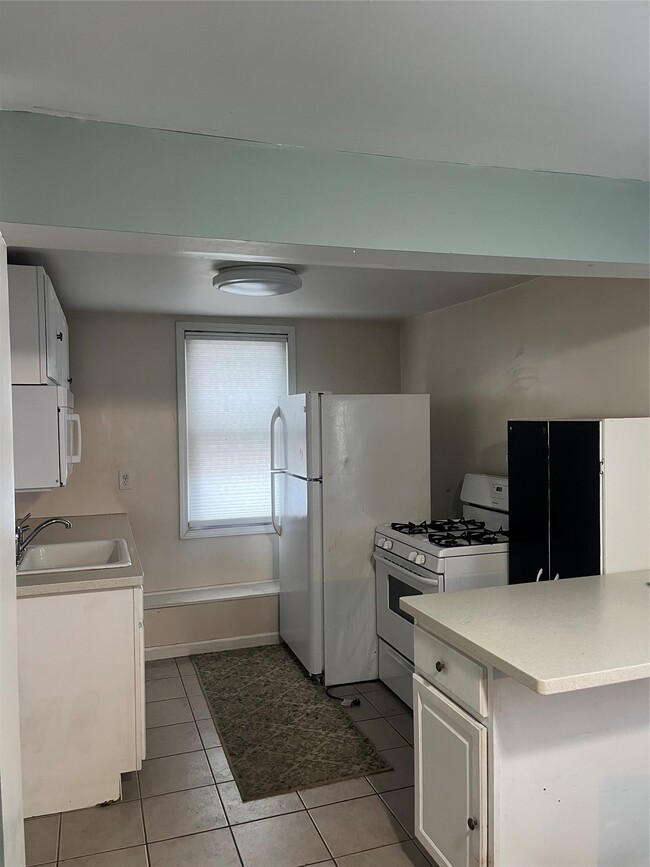 Building Photo - 75 N Baldwin St