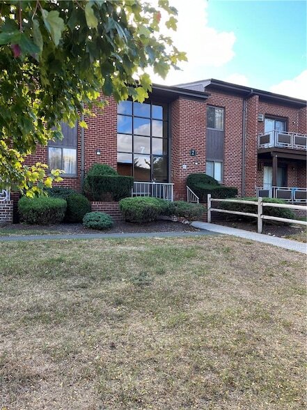 Primary Photo - 7 Darian Ct