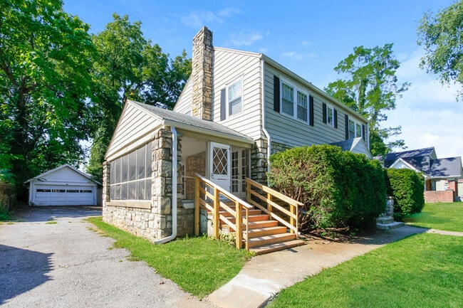 Building Photo - 1163 E 77th Terrace