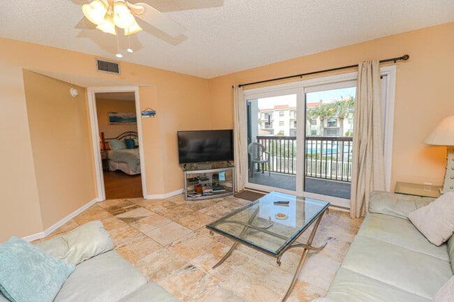 Building Photo - 95 Dondanville Rd