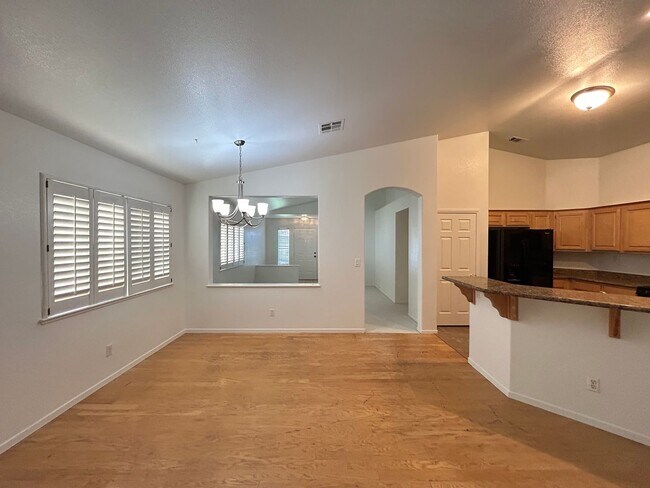 Foto del edificio - 645 Beresford Ave
