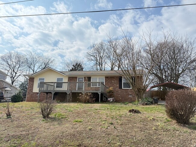 Building Photo - 4 bed, 1.5 bath