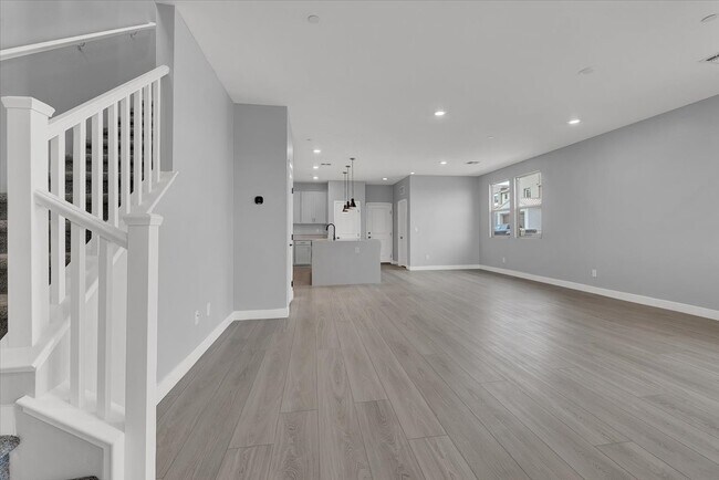 Foto del edificio - 530 Mahogany Ridge St