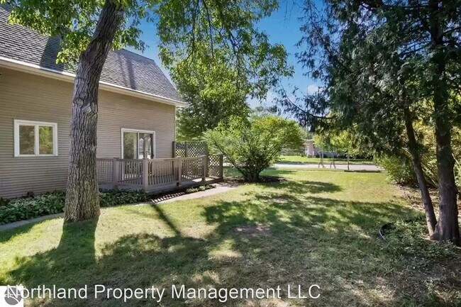 Foto del edificio - 2 br, 2 bath House - 1065 Washington  Street