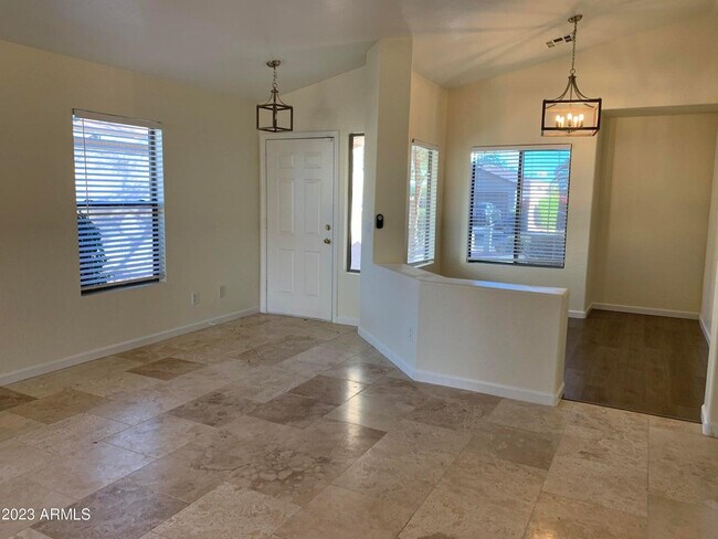 Foto del edificio - 13874 N 148th Ave