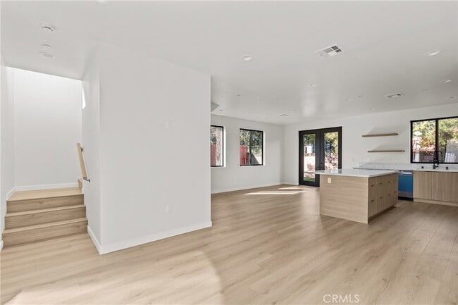 Foto del edificio - 11145 Hortense St