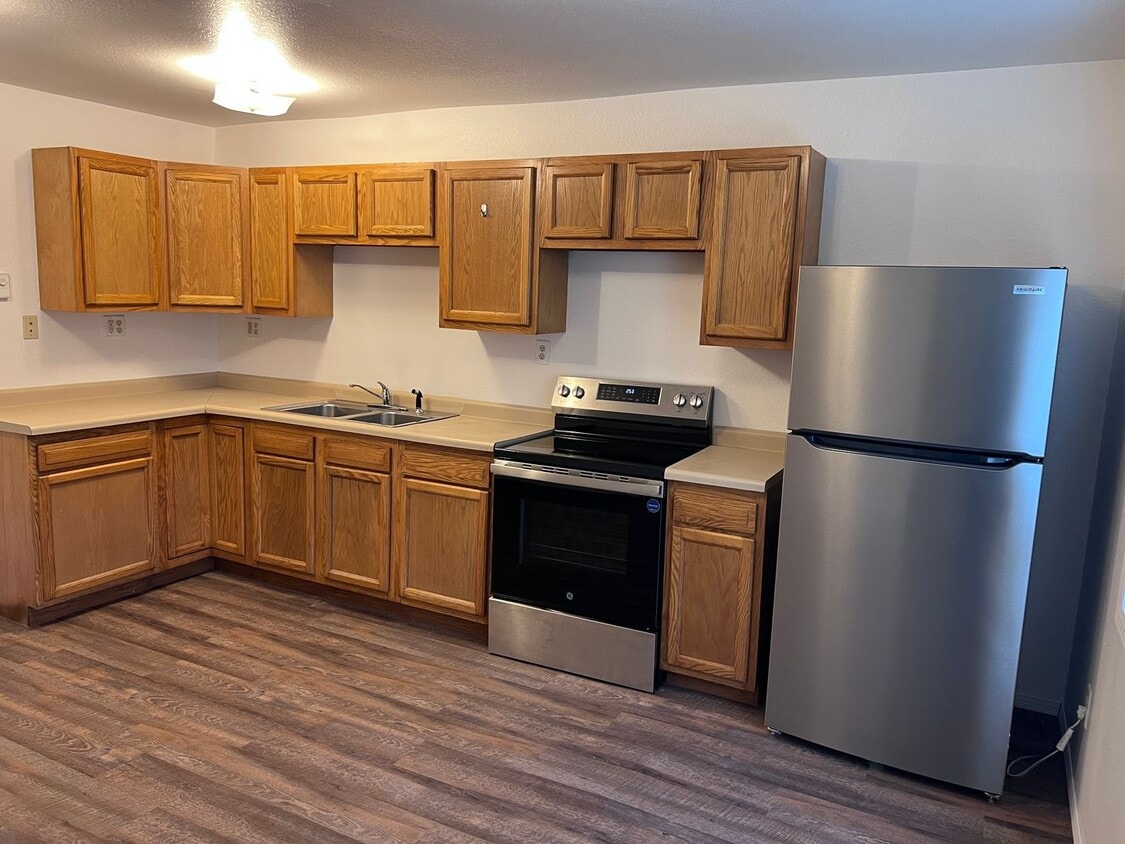 Primary Photo - 234 S Elmwood Ave
