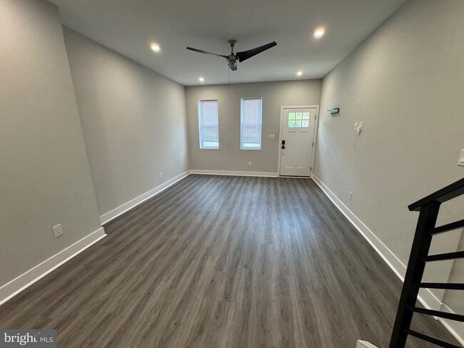 Building Photo - 2467 Amber St