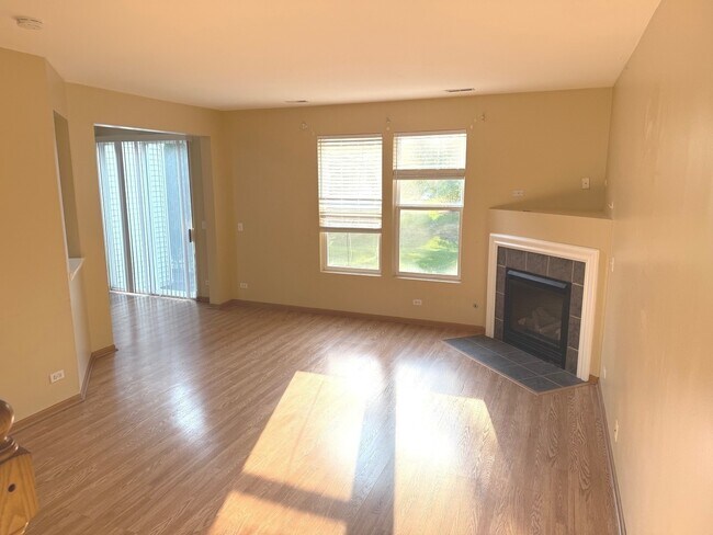 Foto del edificio - 3112 Ollerton Ave