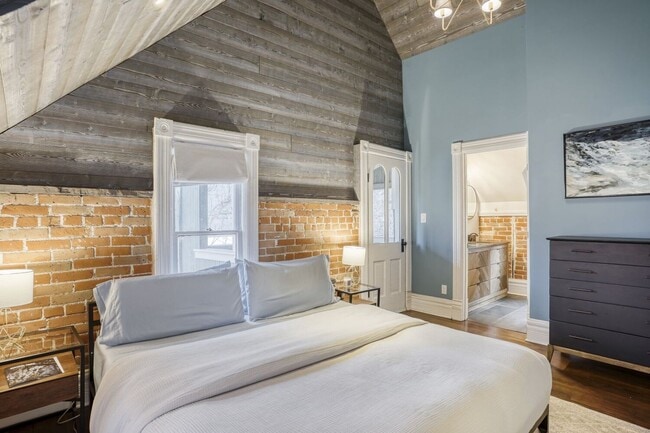 Building Photo - Renovated Historic 4BR Denver Home w/ Private Yard