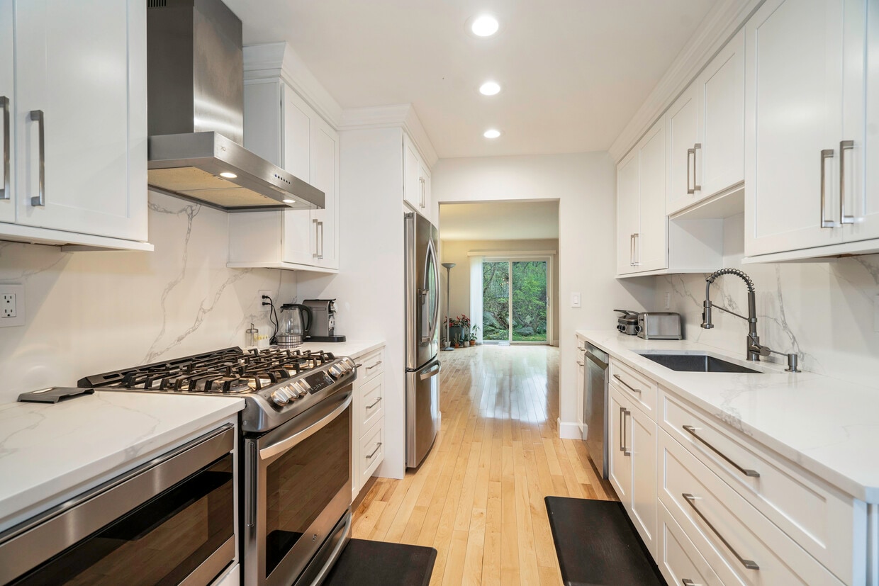 82 Park Dr, Mount Kisco, NY 10549 Townhome Rentals in Mount Kisco NY