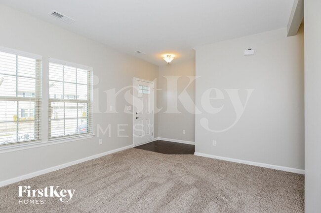 Foto del edificio - 825 Wingthorn Rose Dr