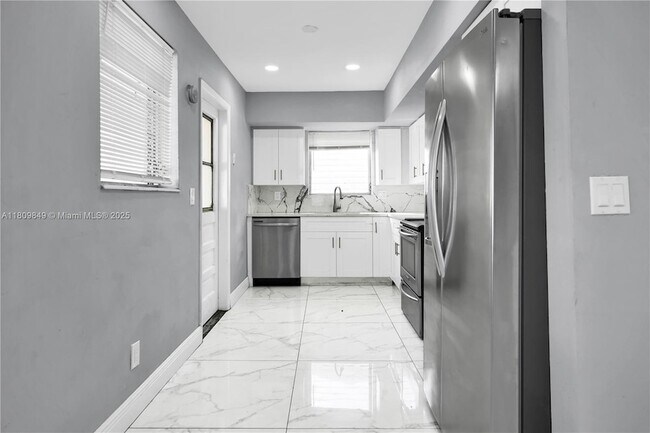 Foto del edificio - 2833 SW 5th St