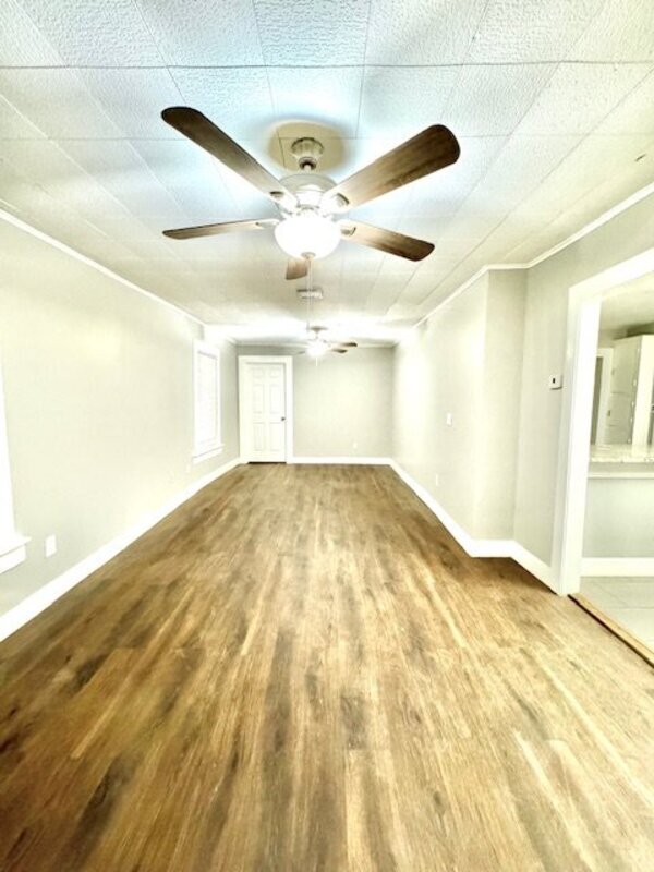 Foto del edificio - 5309 W 11th St