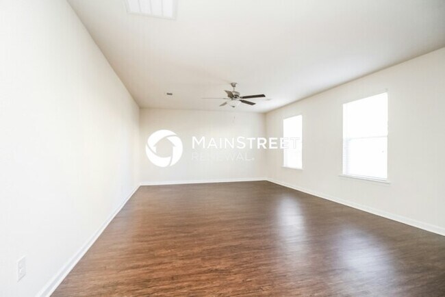 Foto del edificio - 4 Bedroom Pet-Friendly Home in Columbia, TN with Main Street Renewal
