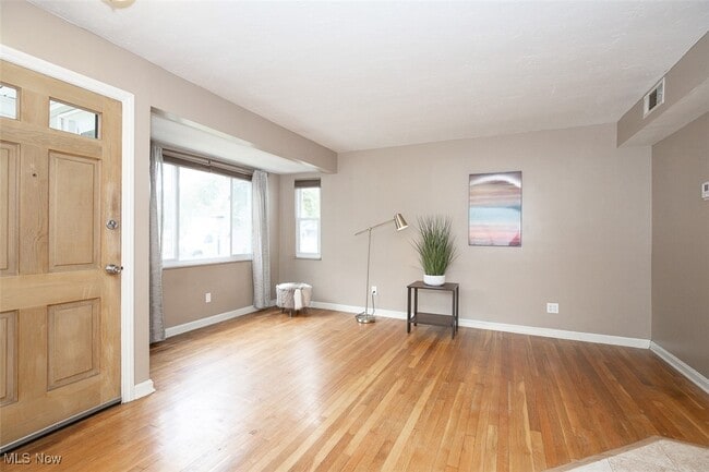 Foto del edificio - 4344 W 227th St