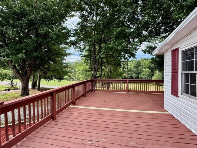 Building Photo - 6710 Cedar Creek Rd