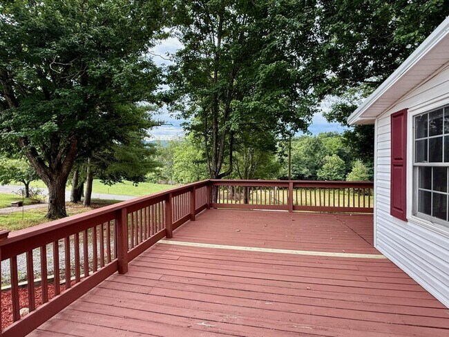 Foto del edificio - 6710 Cedar Creek Rd